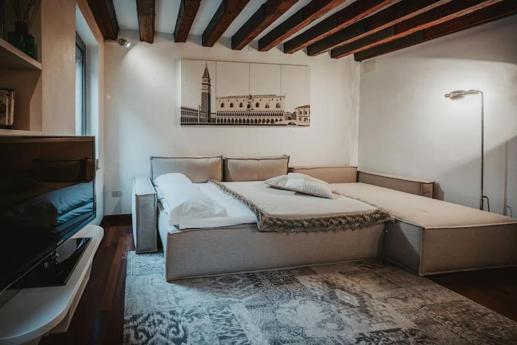 2 Min Da Piazza San Marco L-home Wenecja